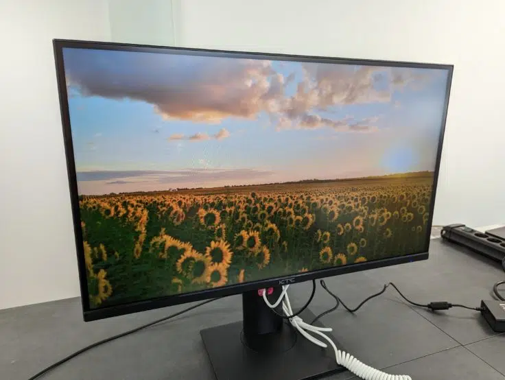 KTC M27T20 Monitor seitlich