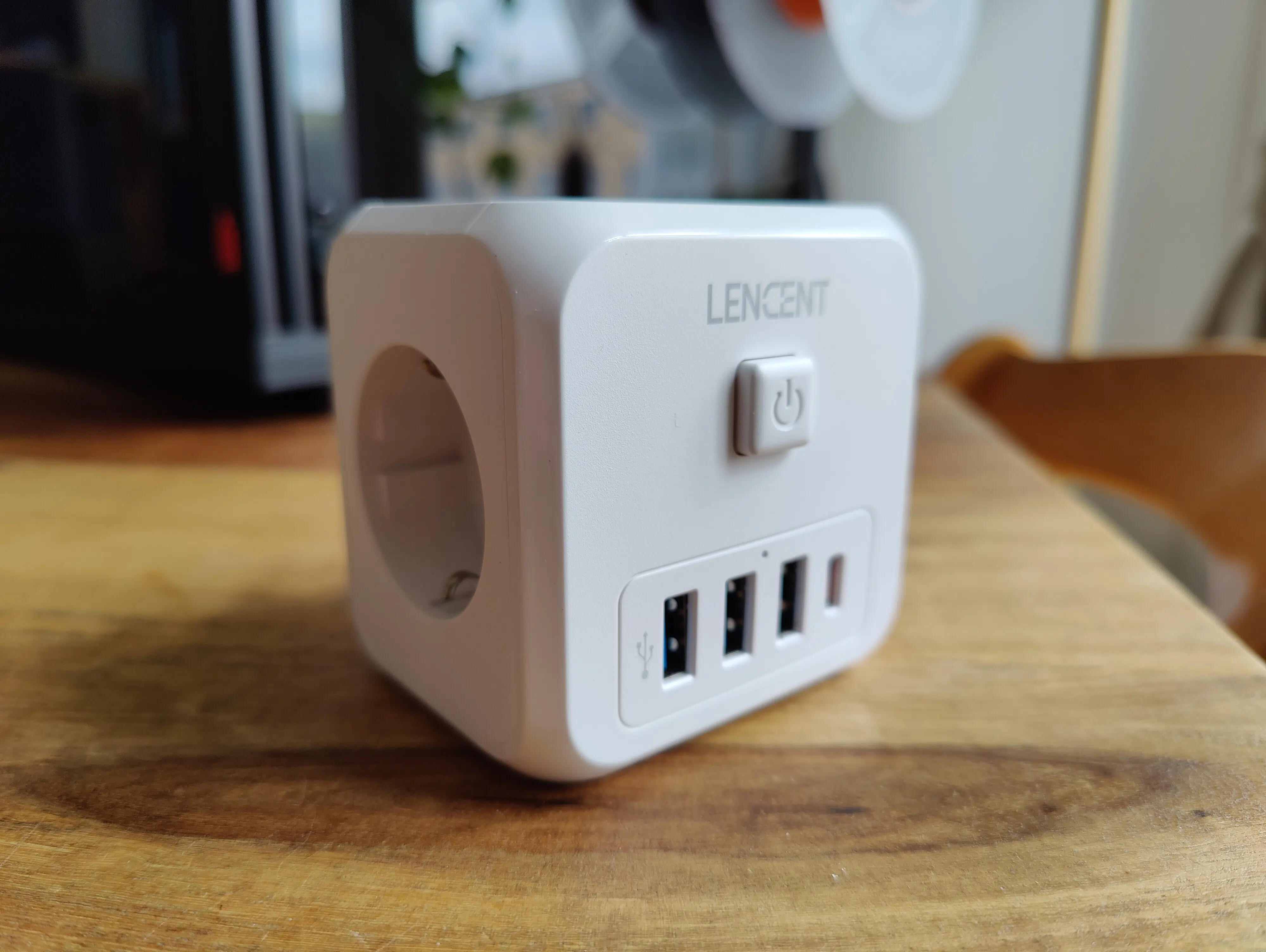 Bestpreis: LENCENT 7-in-1 USB-Steckdosenwürfel für nur 8,39€