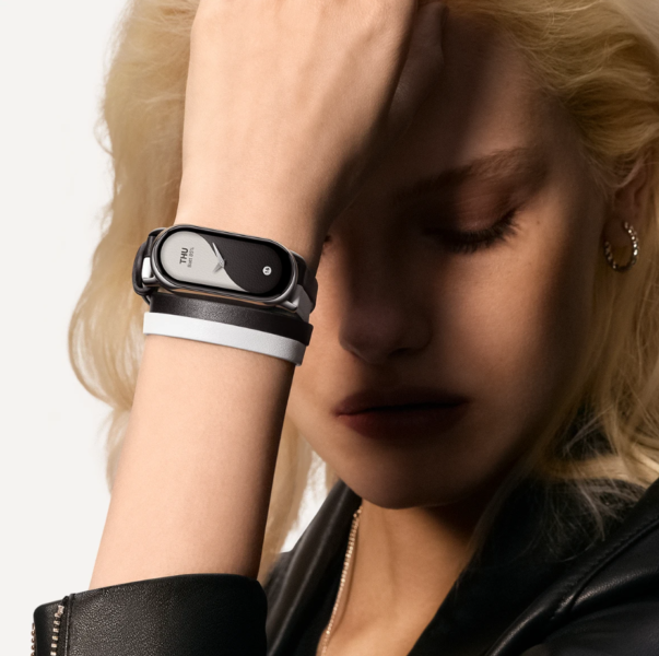 Xiaomi Smart Band 8 schwarz weißes Band