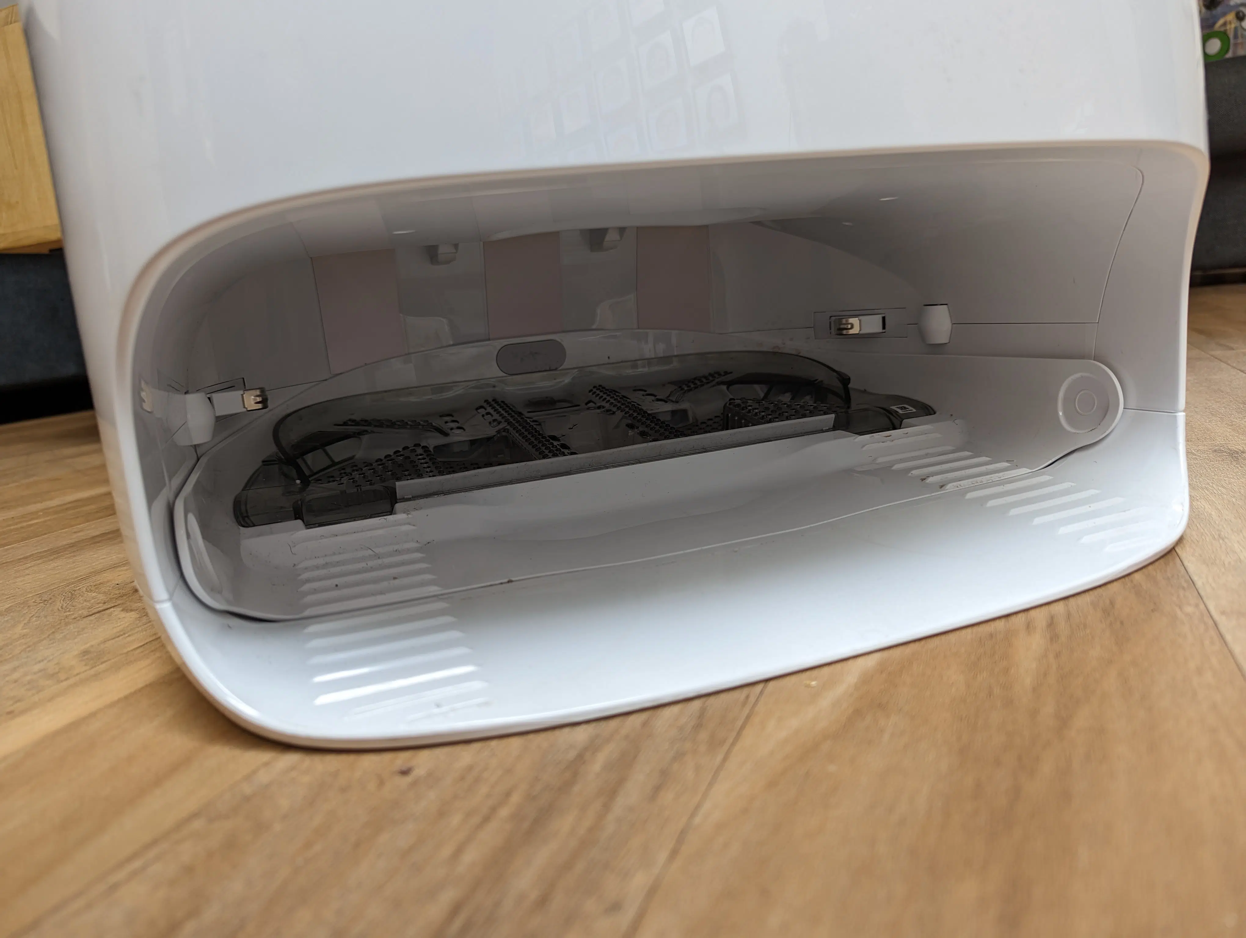 Narwal Freo Saugroboter Reinigungsstation Schacht