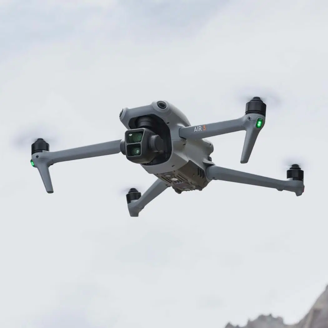 DJI Air 3 Neue Kameradrohne mit 4K/100 fps und zwei Kameras