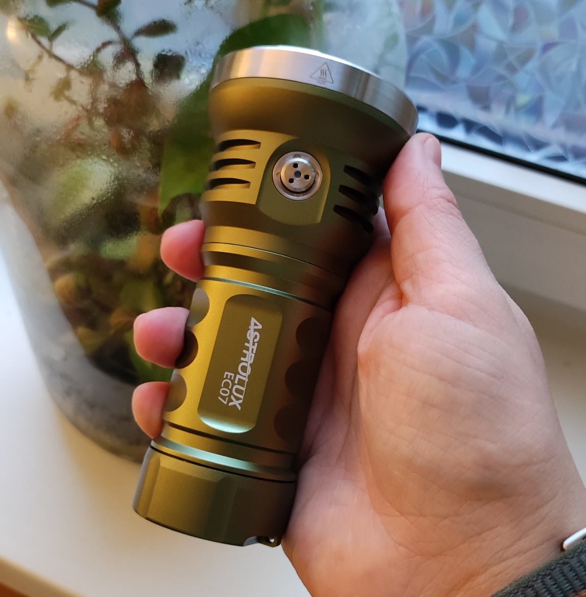 Astrolux EC07 Taschenlampe Hochkant