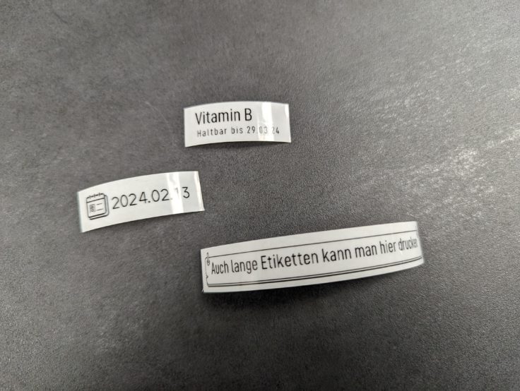 Xiaomi Mijia Etikettendrucker Etiketten auf dem Tisch