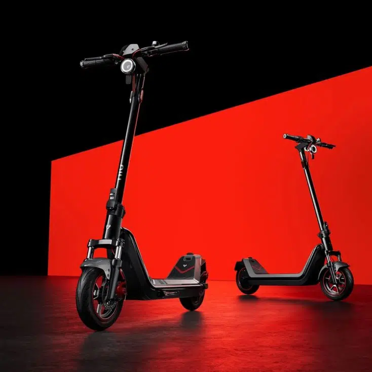 Neue NIU-E-Scooter: NIU KQi 300P und 300X mit großen Reifen und