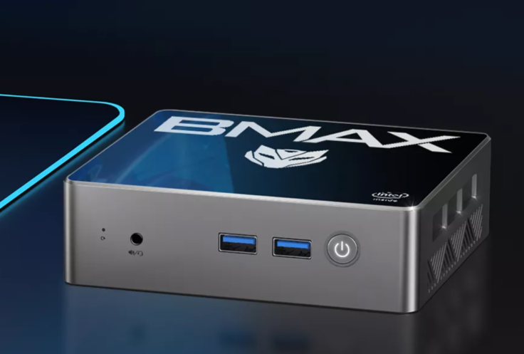 BMAX B4 Mini PC auf dem Tisch