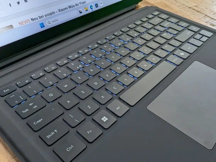 Minisforum V3 beleuchtete Tastatur