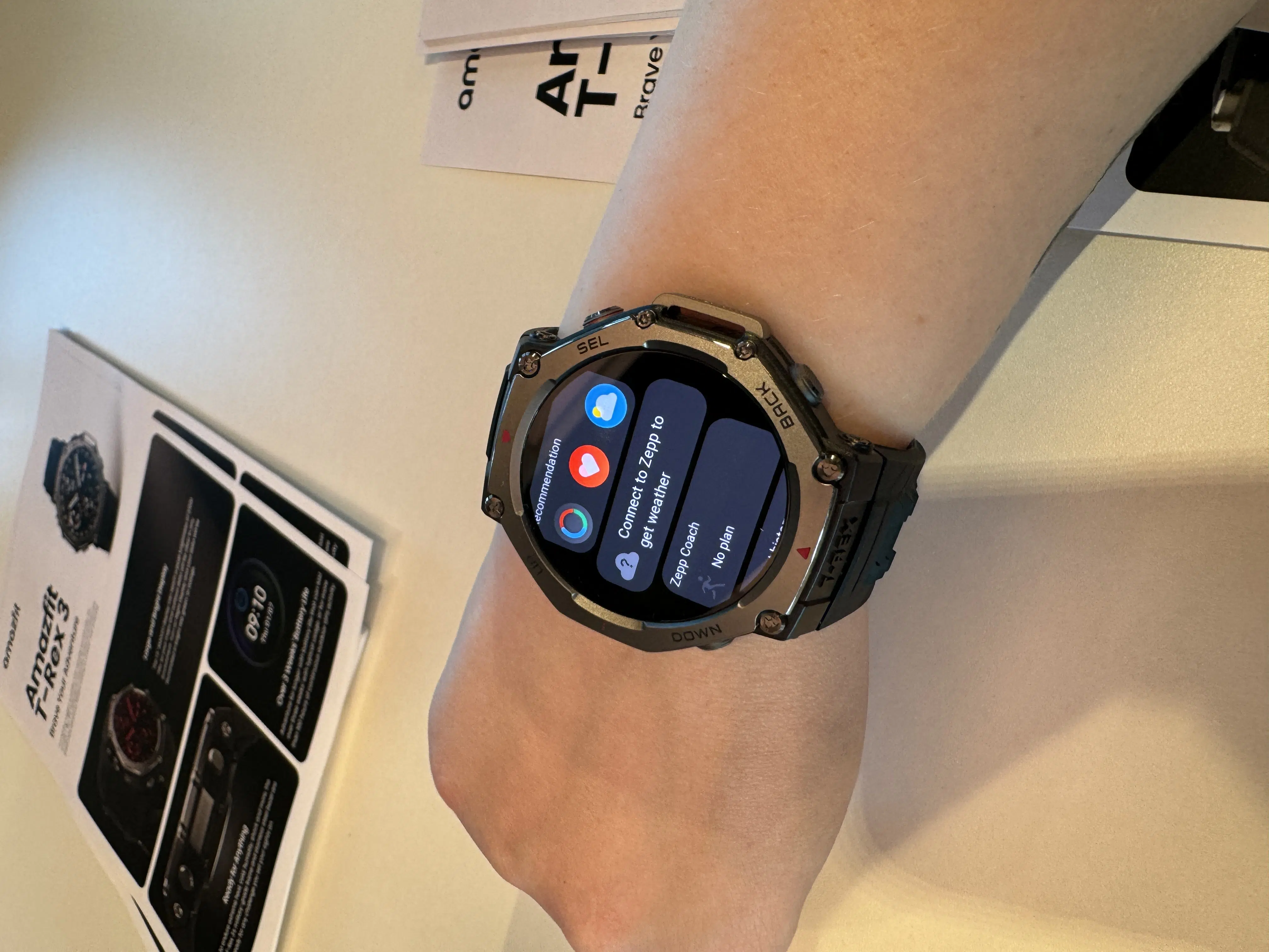 Amazfit T-Rex 3 Smartwatch am Handgelenk