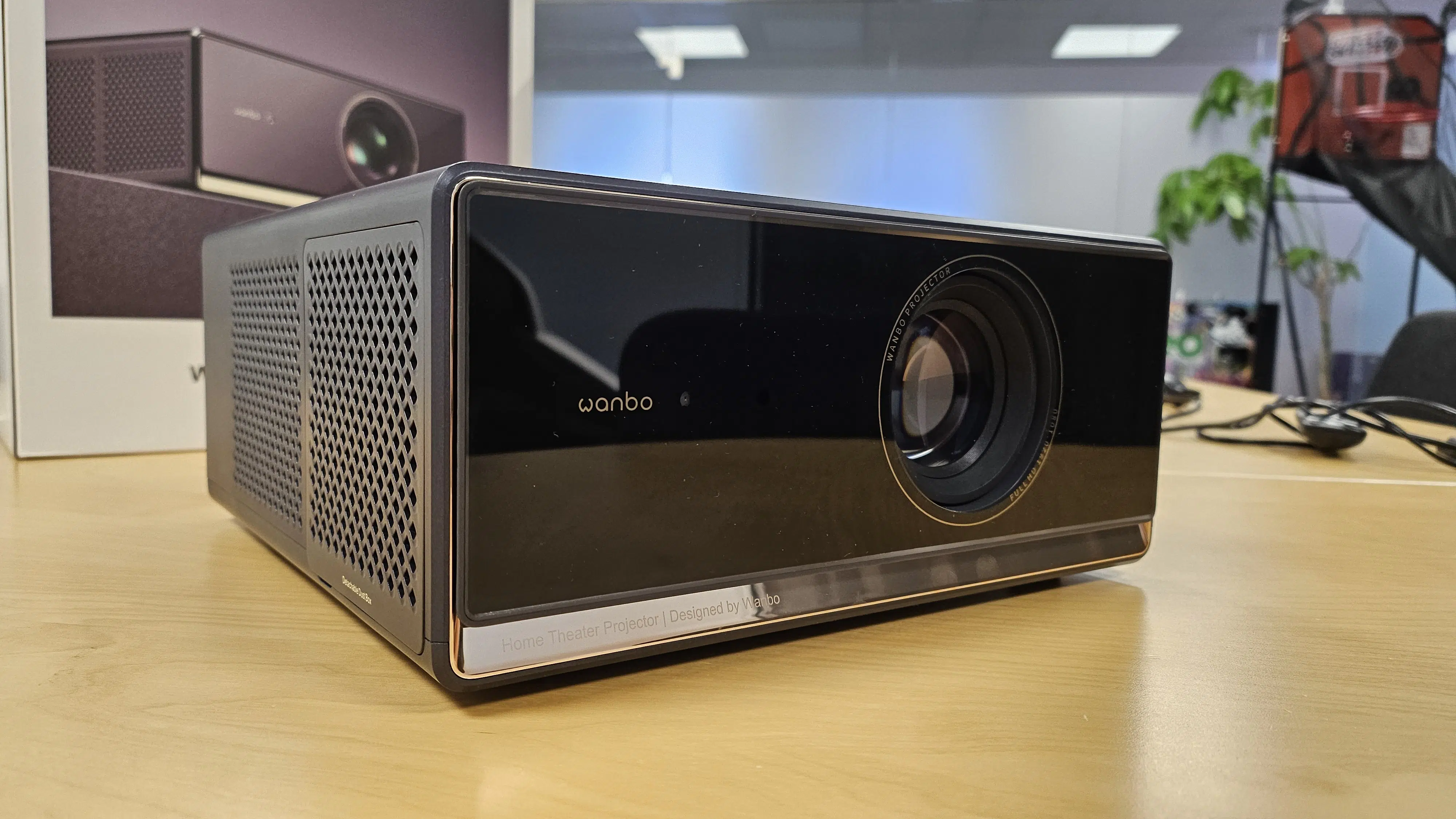 Wanbo X5 Pro - Heller Full-HD-Beamer mit Google TV