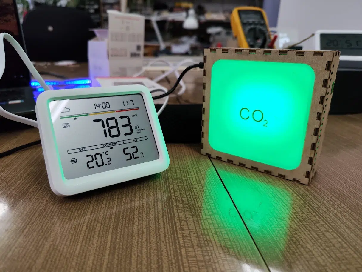 SwitchBot Meter Pro CO2 vs CO2Ampel gruen SwitchBot Meter Pro CO2 vs CO2Ampel gruen
