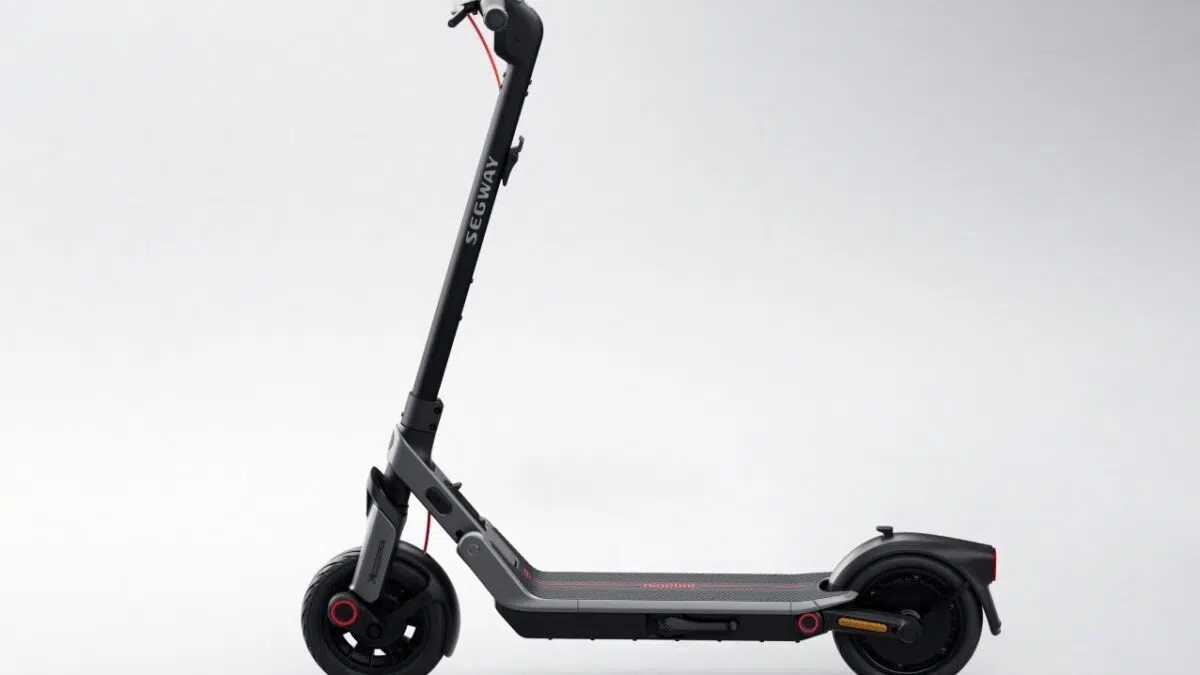 Ninebot E3 D E-Scooter 2