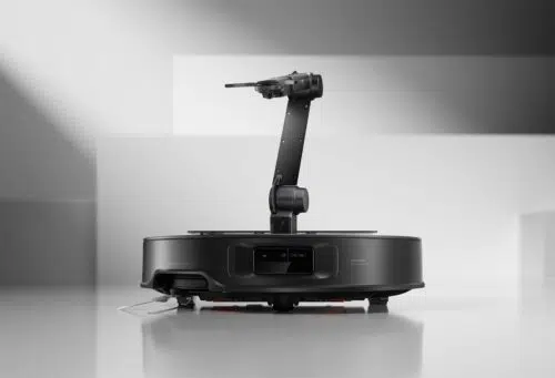 Roborock Saros Z70 Roboterarm ausfgefahren