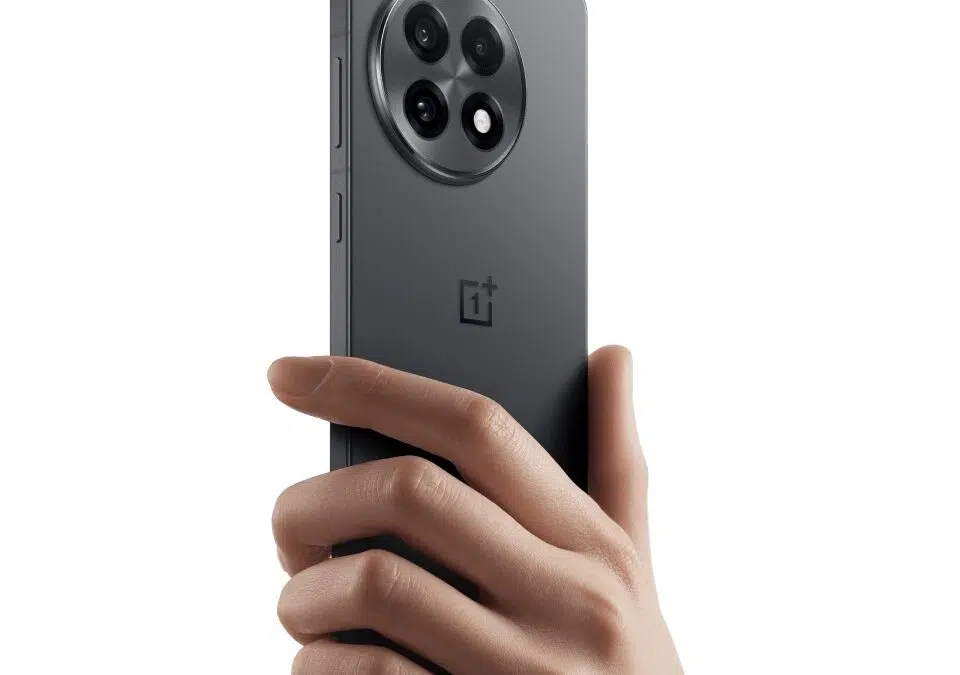 oneplus-13r-in-der-hand