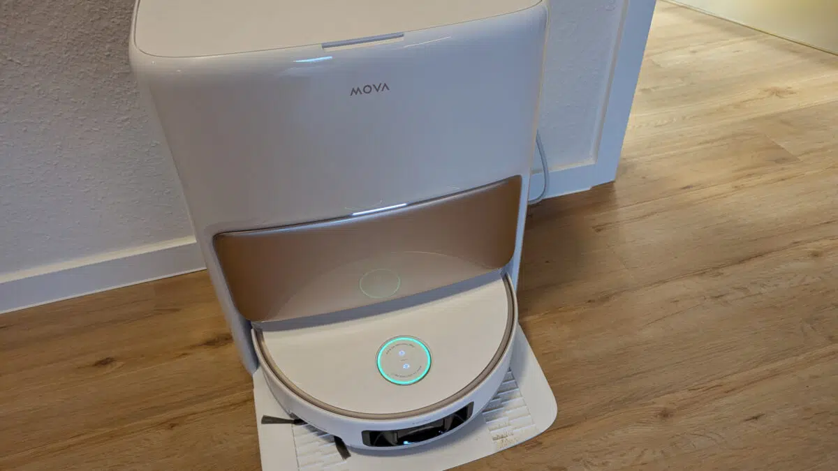 MOVA V50 Ultra Complete in der Station MOVA V50 Ultra Complete in der Station