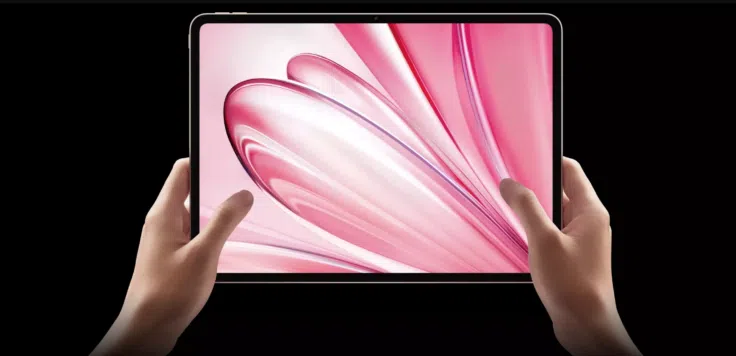 OPPO Pad 4 Pro in der Hand