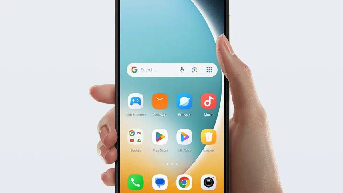 POCO C71 Smartphone in Hand