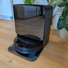 Roborock Saros 10R von der Seite