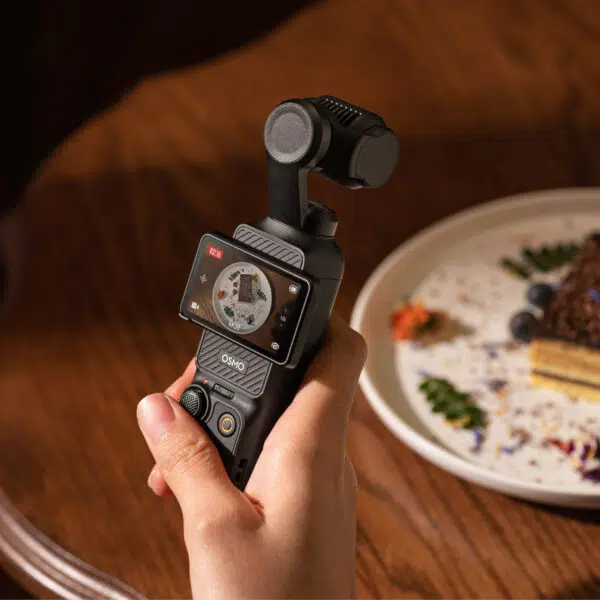 Deal: DJI Osmo Pocket 3 Creator Combo für 581,53€ (statt 679€)