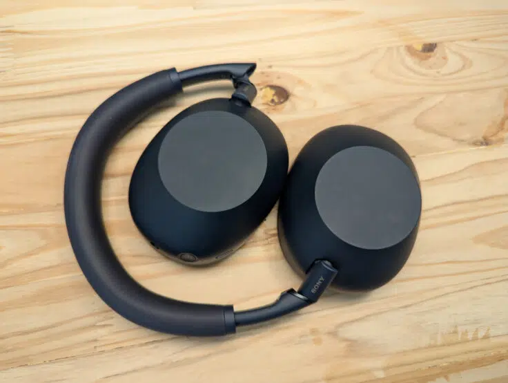 Sony WH-1000XM6 zusammengefalter