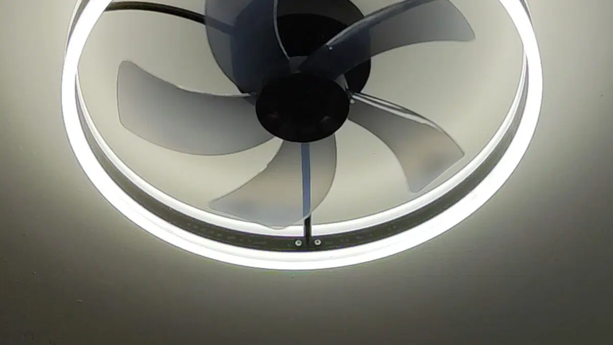 Deckenventilator mit LED-Beleuchtung Decke