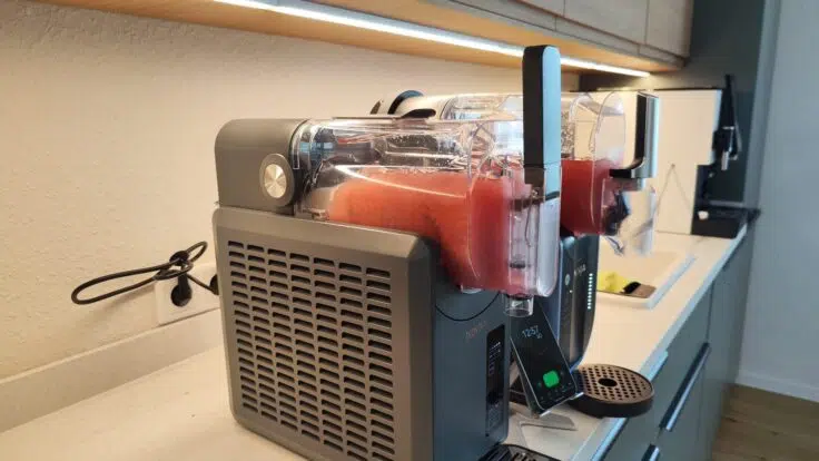 INOVIVA Slushie Maschine Seitenansicht