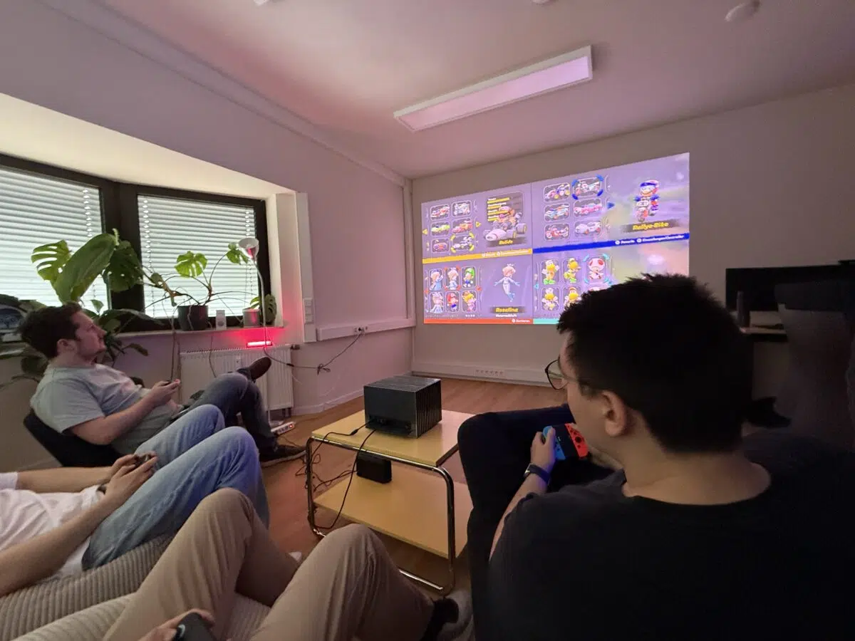 Nintendo Switch 2 Office Multiplayer 1 Nintendo Switch 2 Office Multiplayer 1