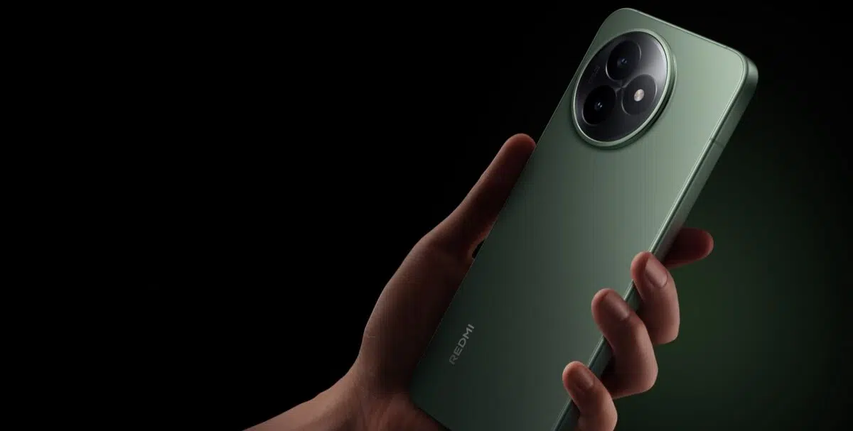 Redmi K80 Ultra in Hand