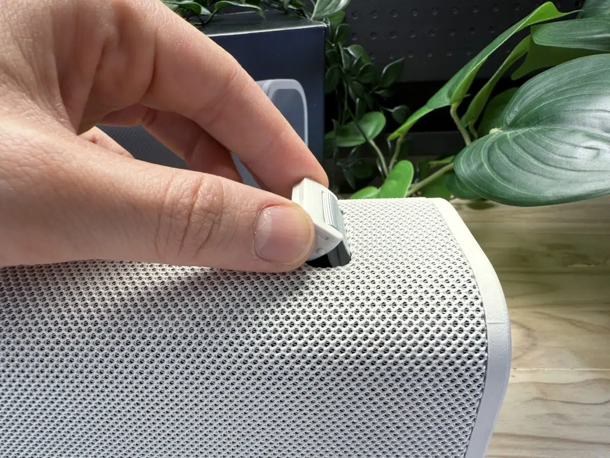 Sony ULT Field 3 Gummipropfen gedreht