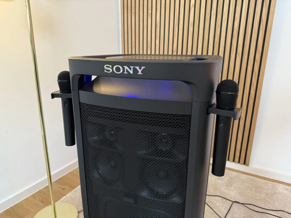 Sony ULT Tower 9 AC mit Mikrofonen