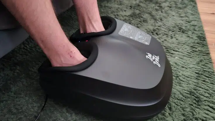 Bob and Brad Lite Fussmassagegeraet Betrieb grosse Fuesse Bob and Brad Lite Fussmassagegeraet Betrieb grosse Fuesse