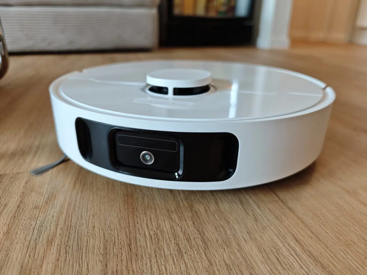 Mova E30 Ultra Saugroboter von vorne