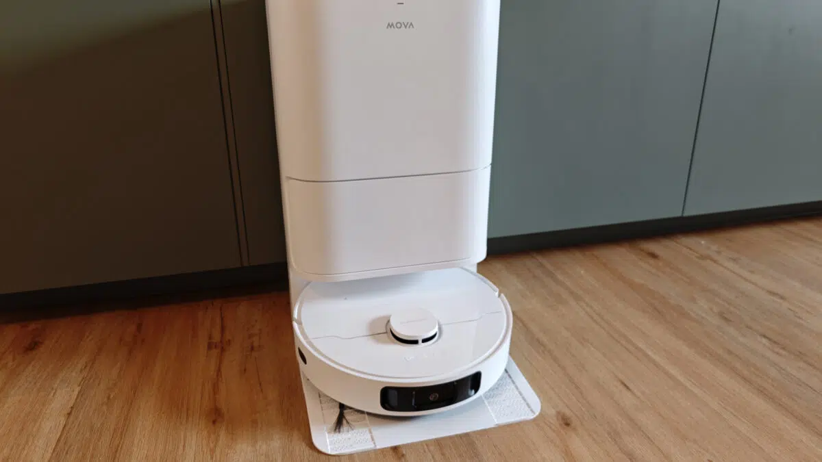 Mova E30 Ultra in der Station