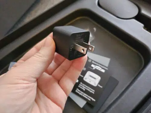 Analogue 3D Konsole Unboxing Netzstecker 2 Analogue 3D Konsole Unboxing Netzstecker 2