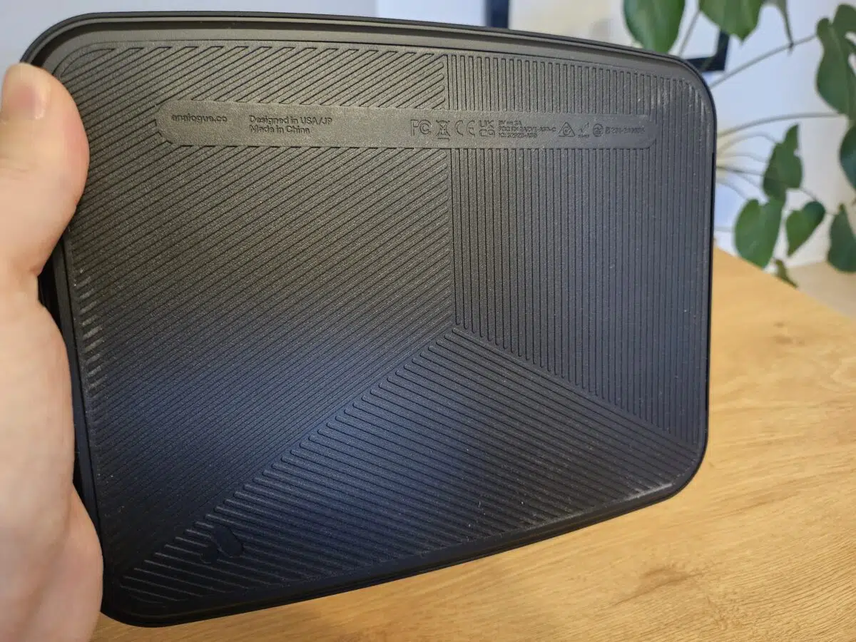 Analogue 3D Konsole Unterseite Analogue 3D Konsole Unterseite