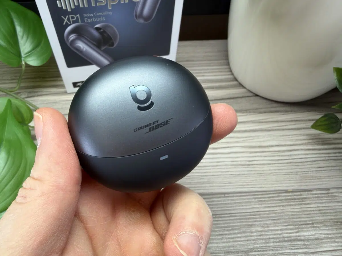 Baseus Inspire XP1 Allubox zugeklappt Baseus Inspire XP1 Allubox zugeklappt