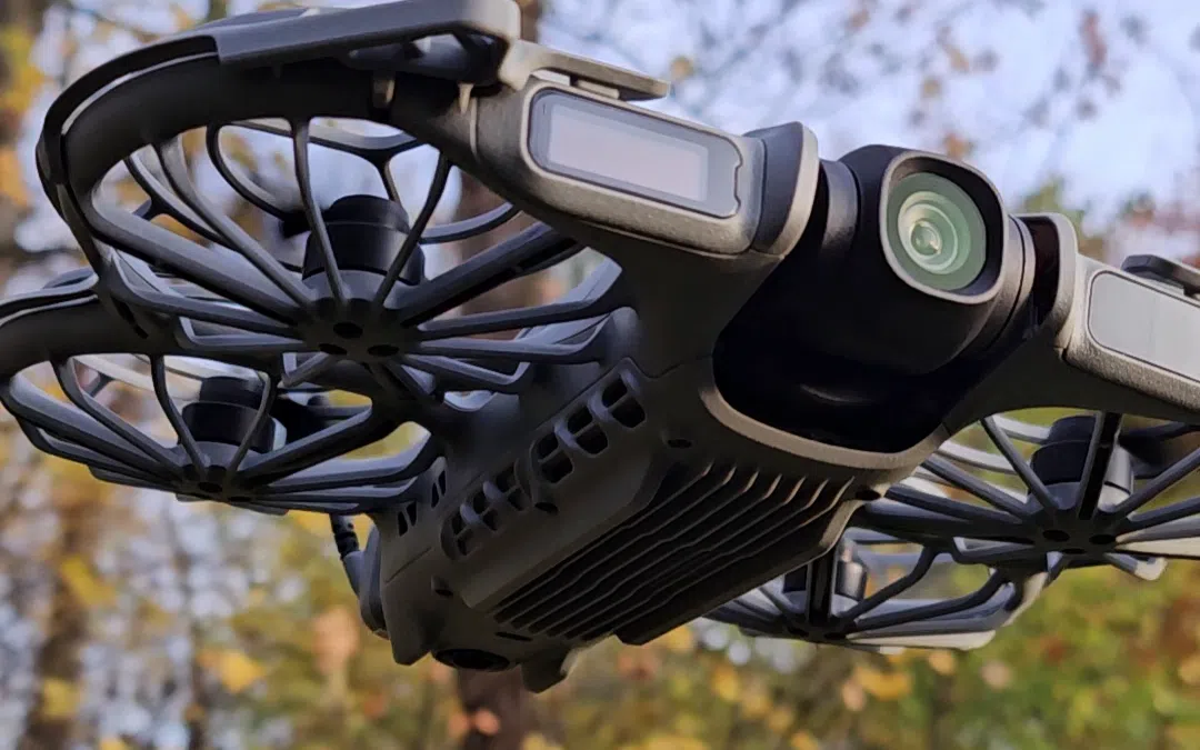 DJI Neo 2 Drohne im Flug 2