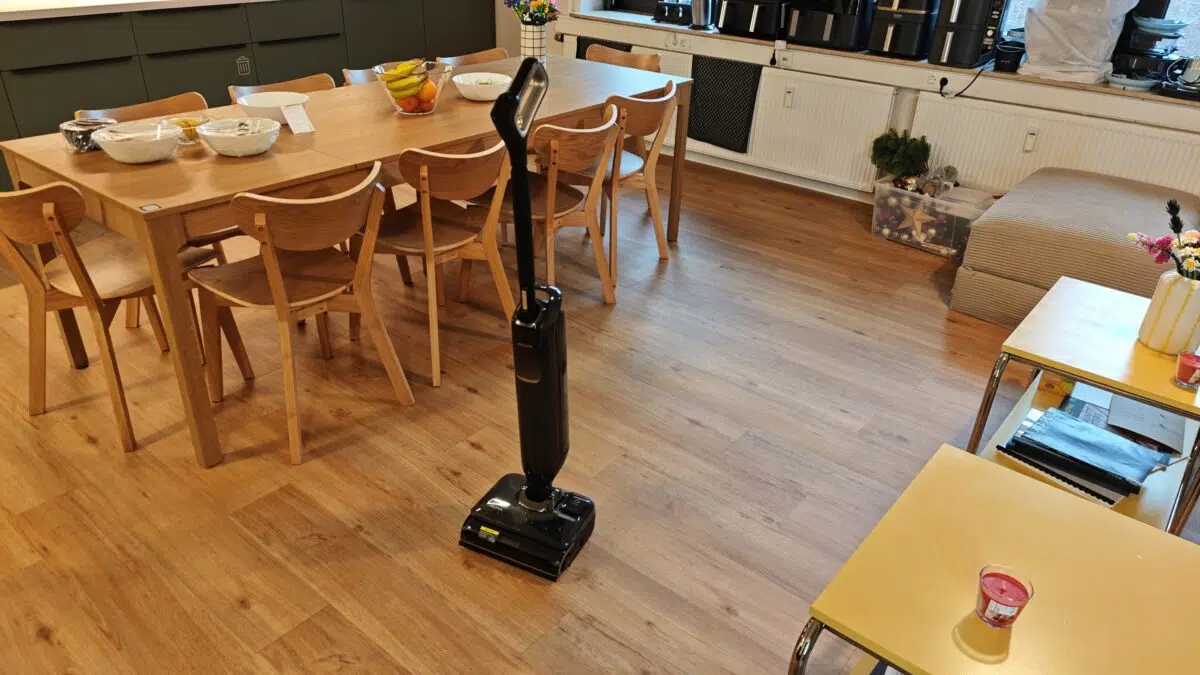 Mova M50 Ultra im Raum