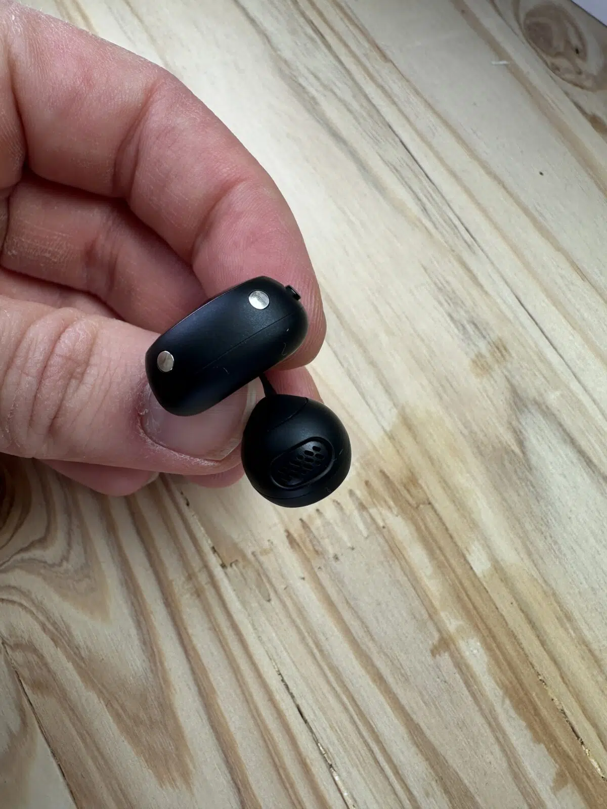 Baseus Inpire CX1 Hoerer OEffnung Baseus Inpire CX1 Hoerer OEffnung