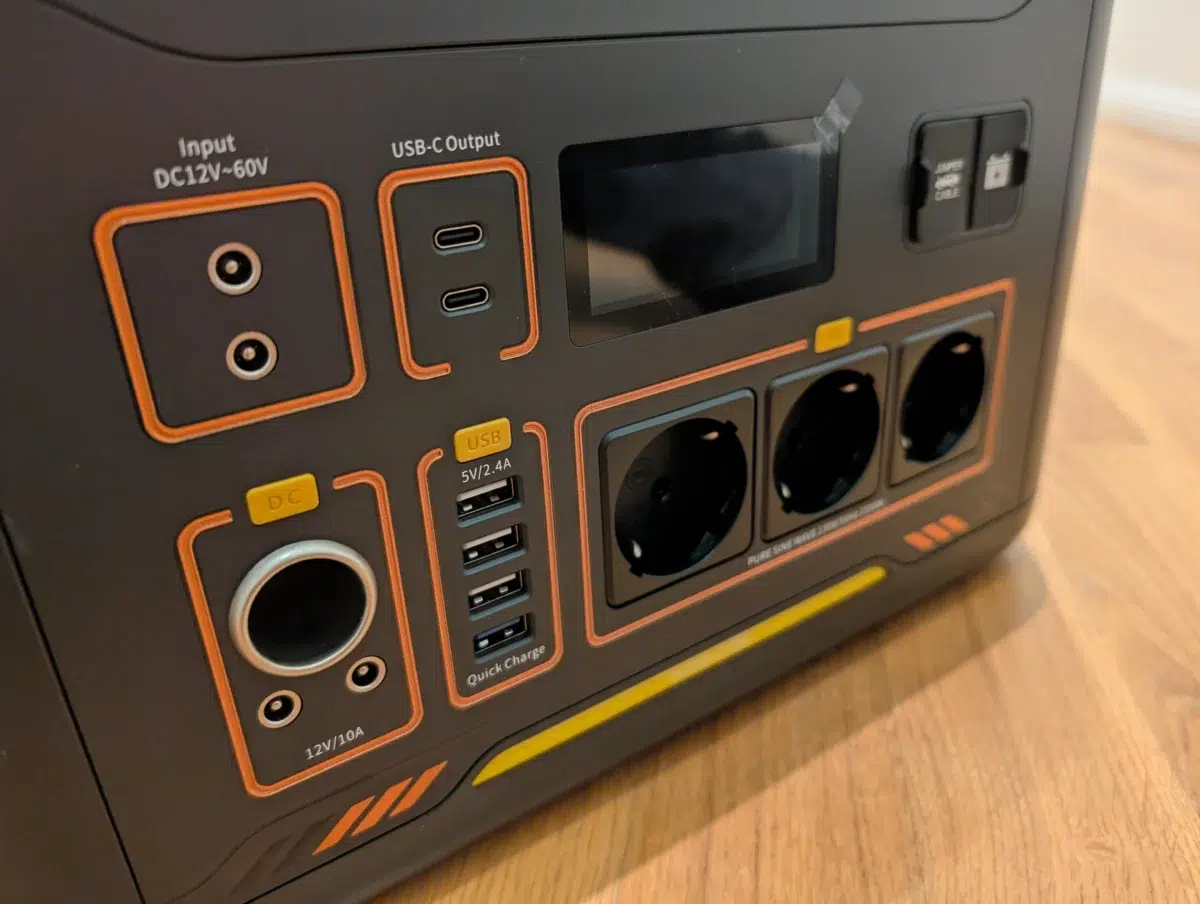 VTOMAN Jump 2200 Powerstation Anschluesse VTOMAN Jump 2200 Powerstation Anschluesse