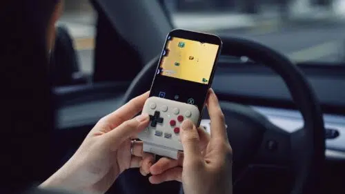 8Bitdo FlipPad – Mini-Controller macht das Smartphone zum Gameboy und kann jetzt vorbestellt werden