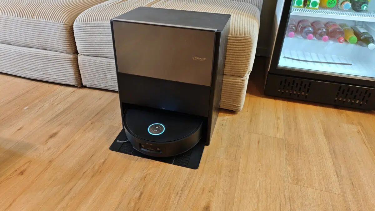 Dreame Aqua10 Roller Complete in der Station Dreame Aqua10 Roller Complete in der Station