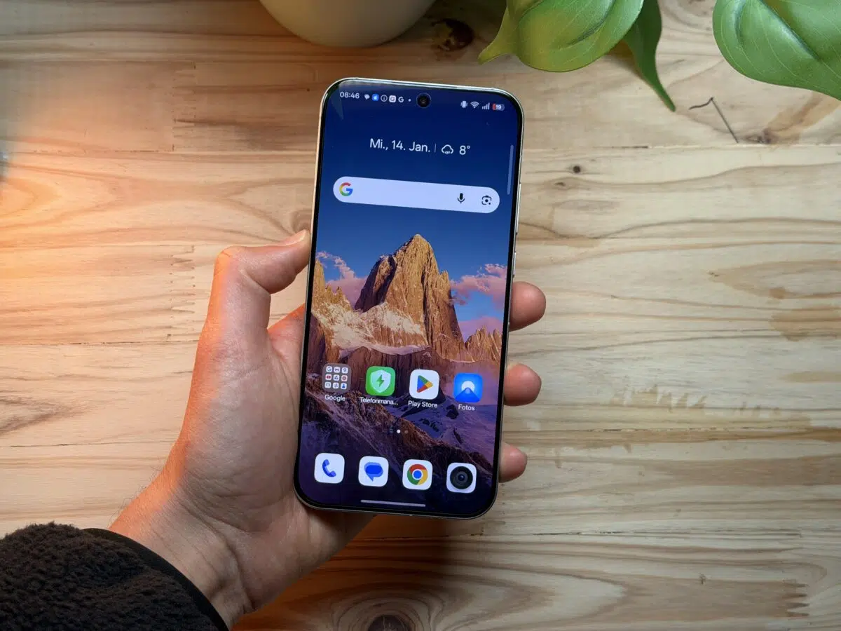 Realme GT 8 Pro Smartphone in Hand