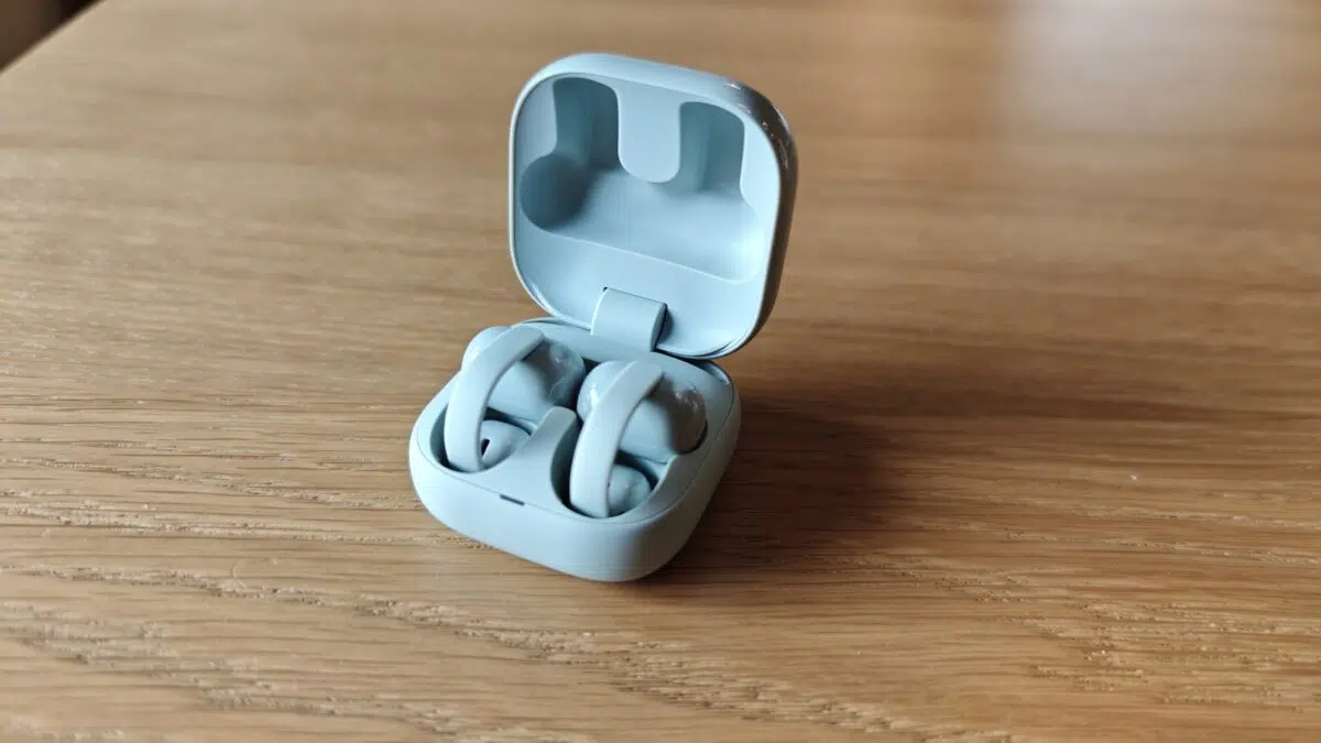 Sony LinkBuds Clip im Case