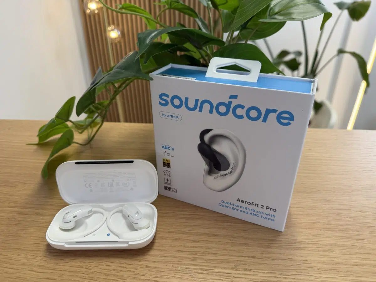 Soundcore AeroFit 2 Pro Hoerer mit Box Soundcore AeroFit 2 Pro Hoerer mit Box