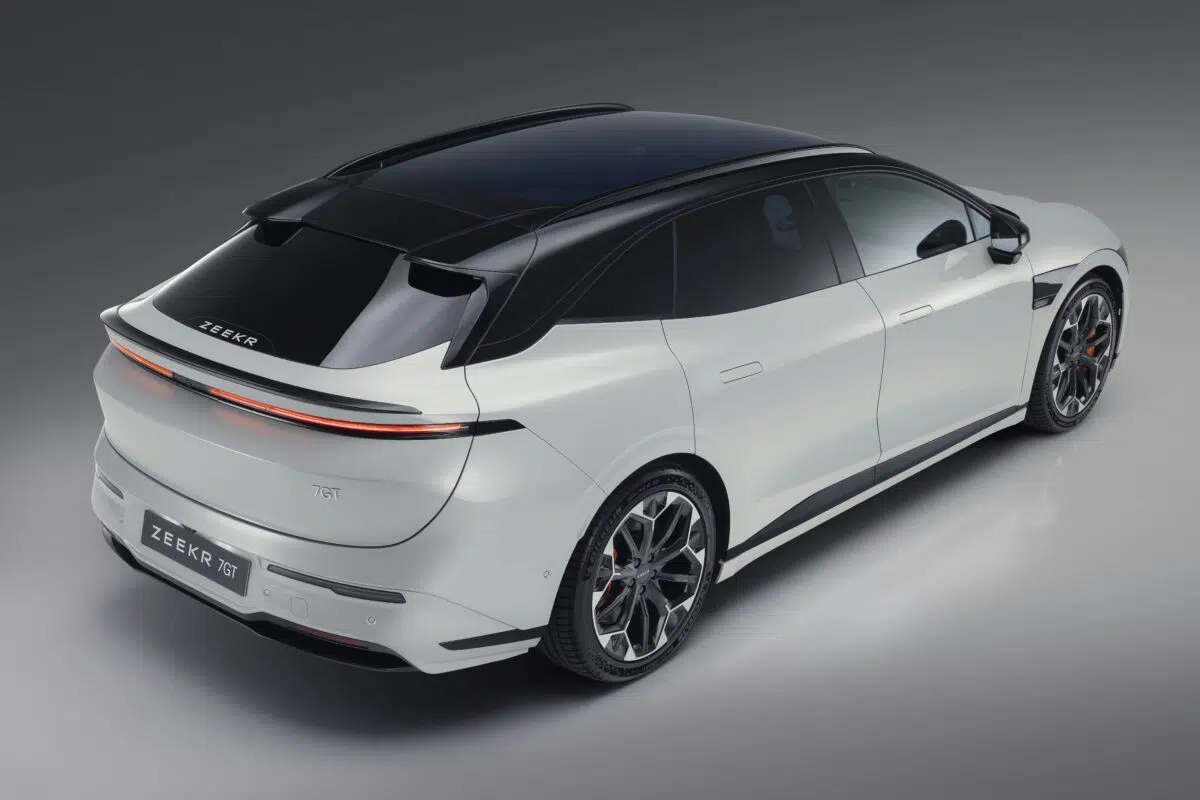 Zeekr 7GT Rueckseite weiss