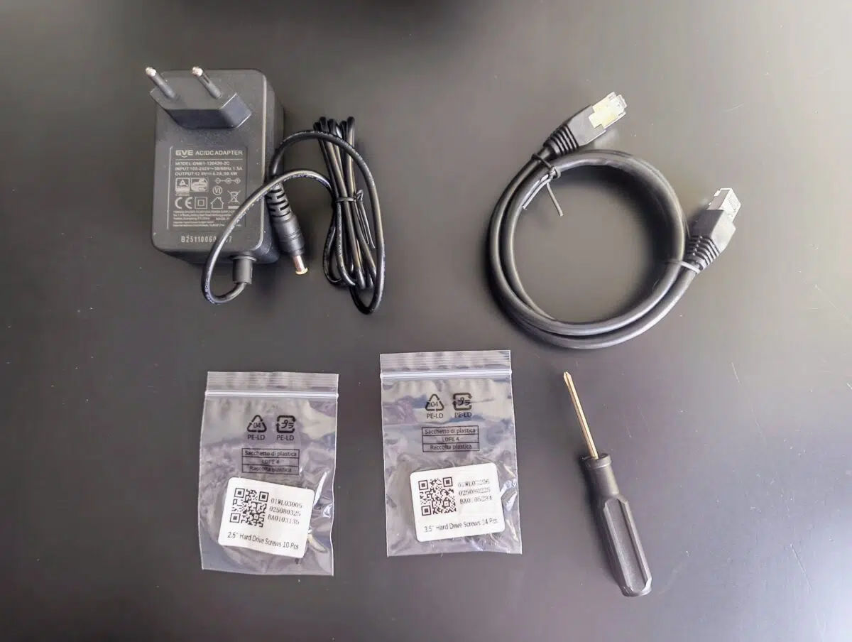 ugreen dh2300 lieferumfang