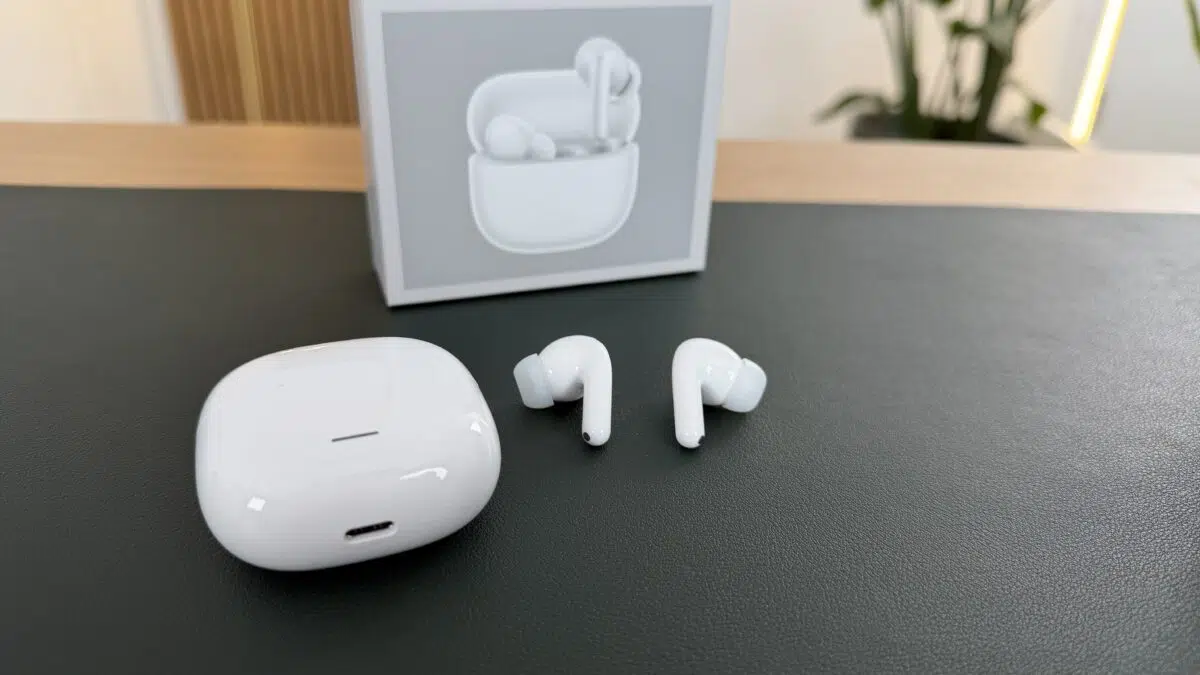 Redmi Buds 8 Lite Hoerer und Case