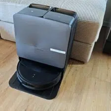 Roborock Saros 20 in der Station