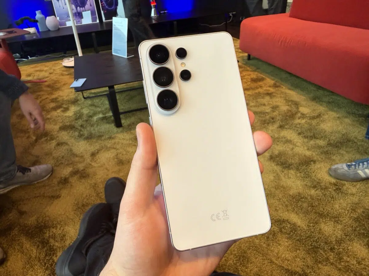 Samsung Galaxy S26 Ultra Rueckseite weiss Samsung Galaxy S26 Ultra Rückseite weiß