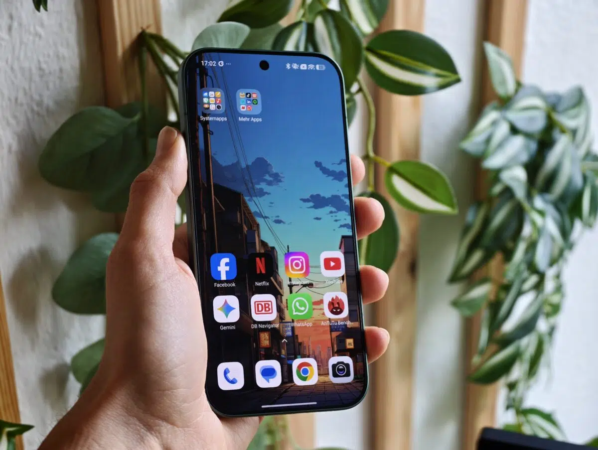 Xiaomi 17 Smartphone Display