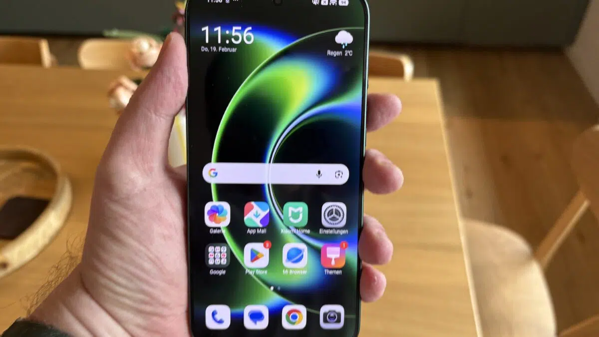 xiaomi 17 ultra in der hand xiaomi 17 ultra in der hand